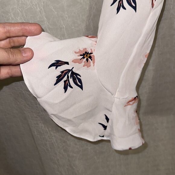 TOKITO 4 White Pink Navy Floral Button Front Bell Sleeve Peplum Tie Blouse - Picture 6 of 12